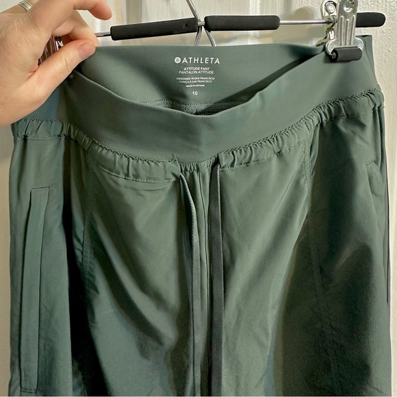 Like New! Athleta Attitude Pant in Bali Green (Size 10) Soft & Stretchy - Picture 4 of 8